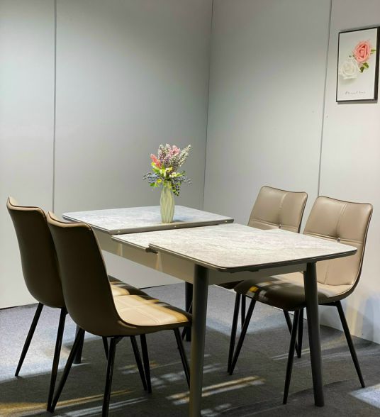 Bàn ăn gia đình 08