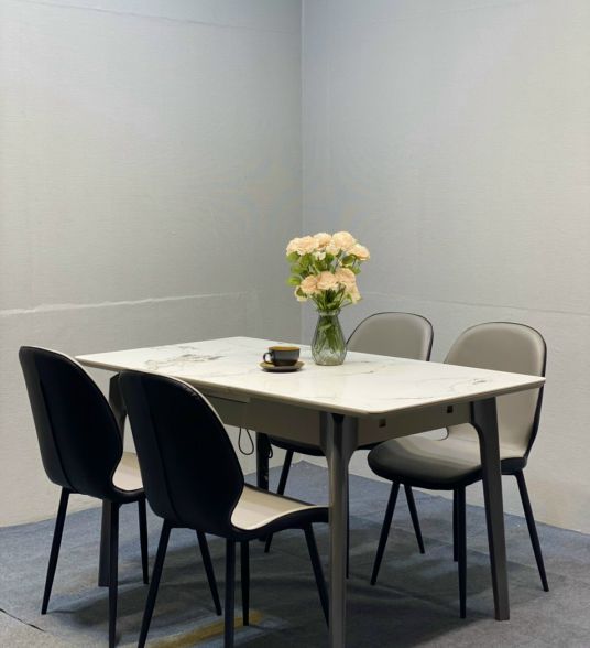 Bàn ăn gia đình 09