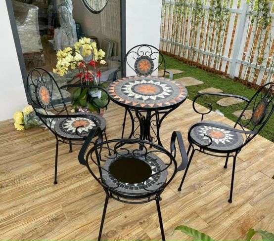 Bộ bàn ăn gia đình 02