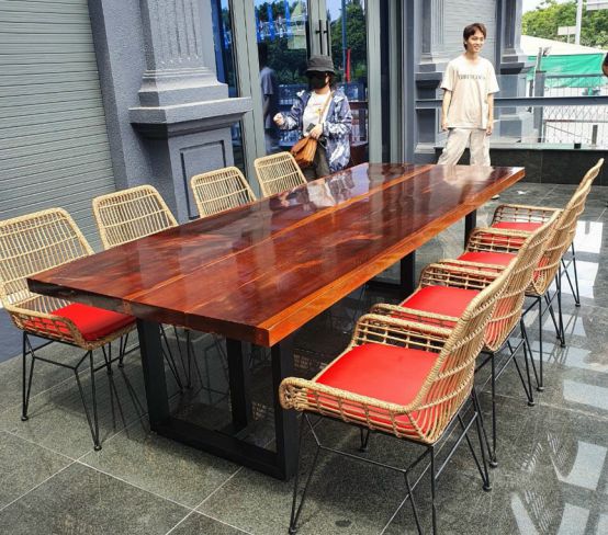 Bàn ăn gia đình 06