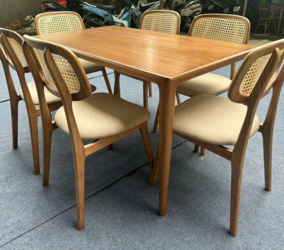 Bộ bàn ăn gia đình 14